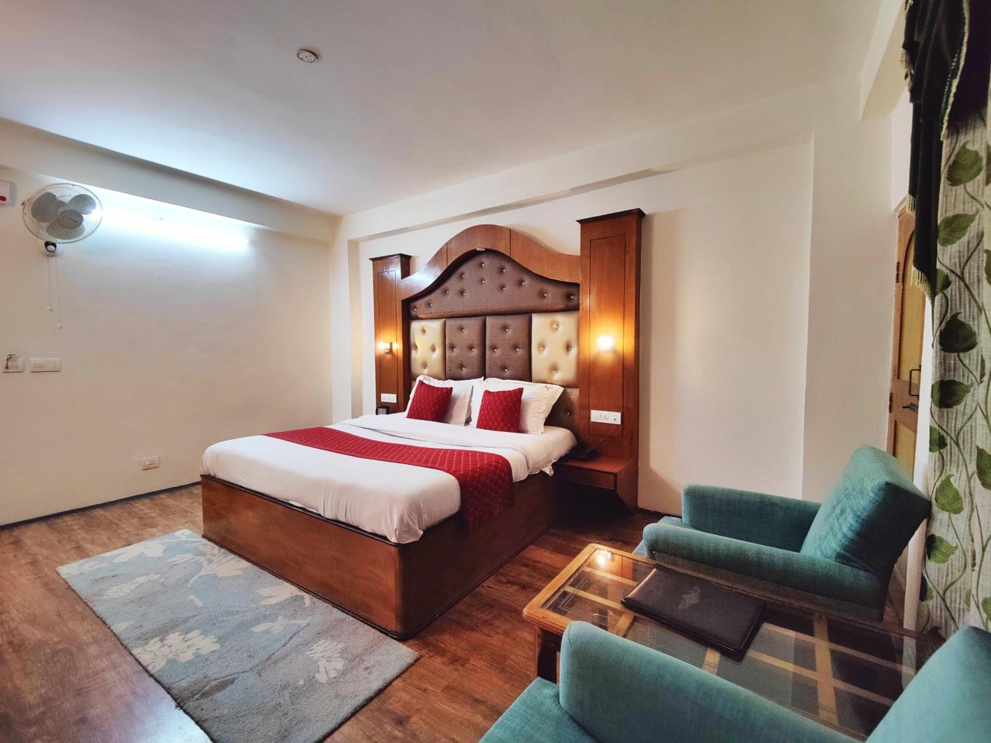 Surya International Hotel Manali Near Mall Road Esterno foto