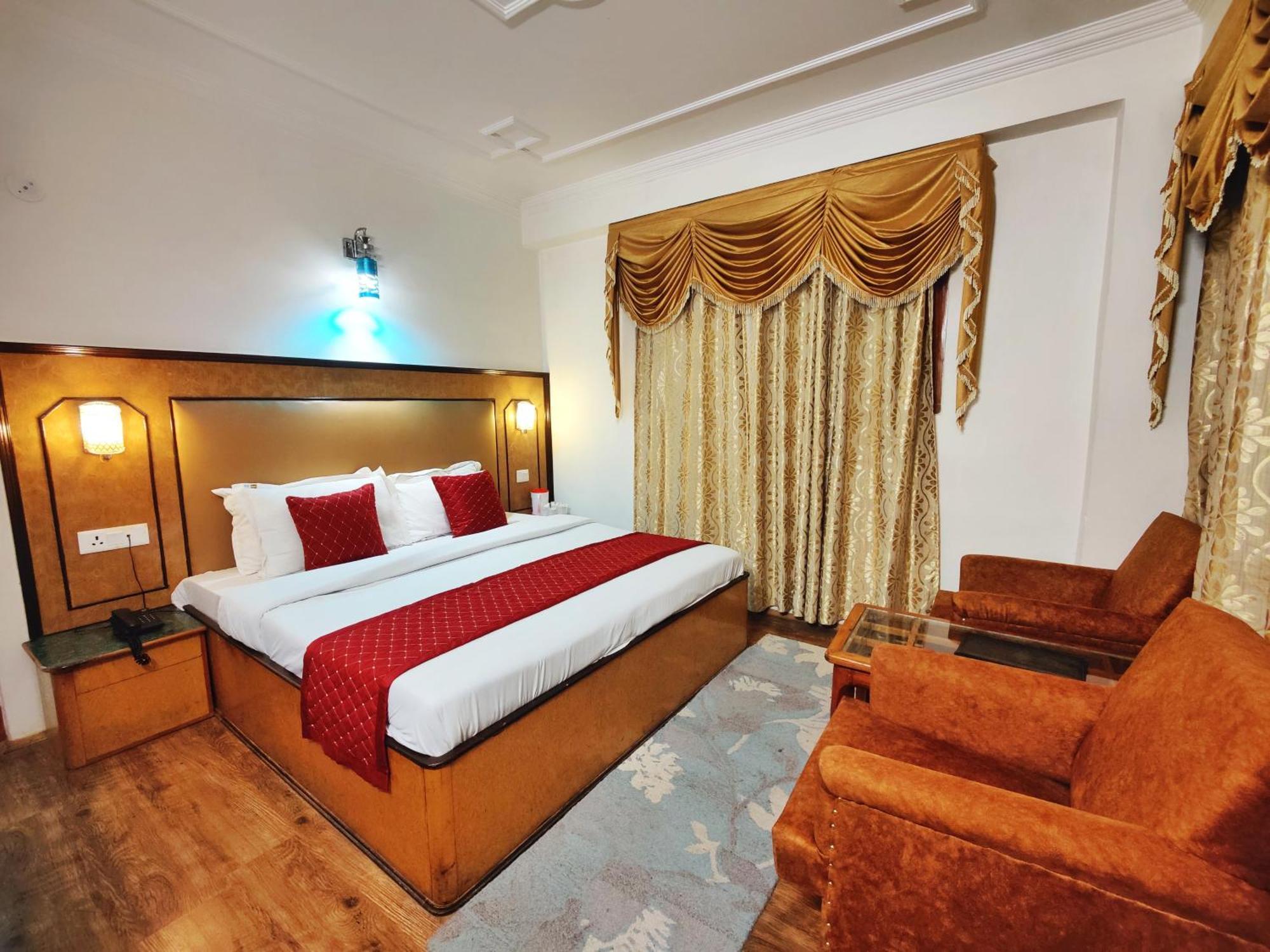 Surya International Hotel Manali Near Mall Road Esterno foto