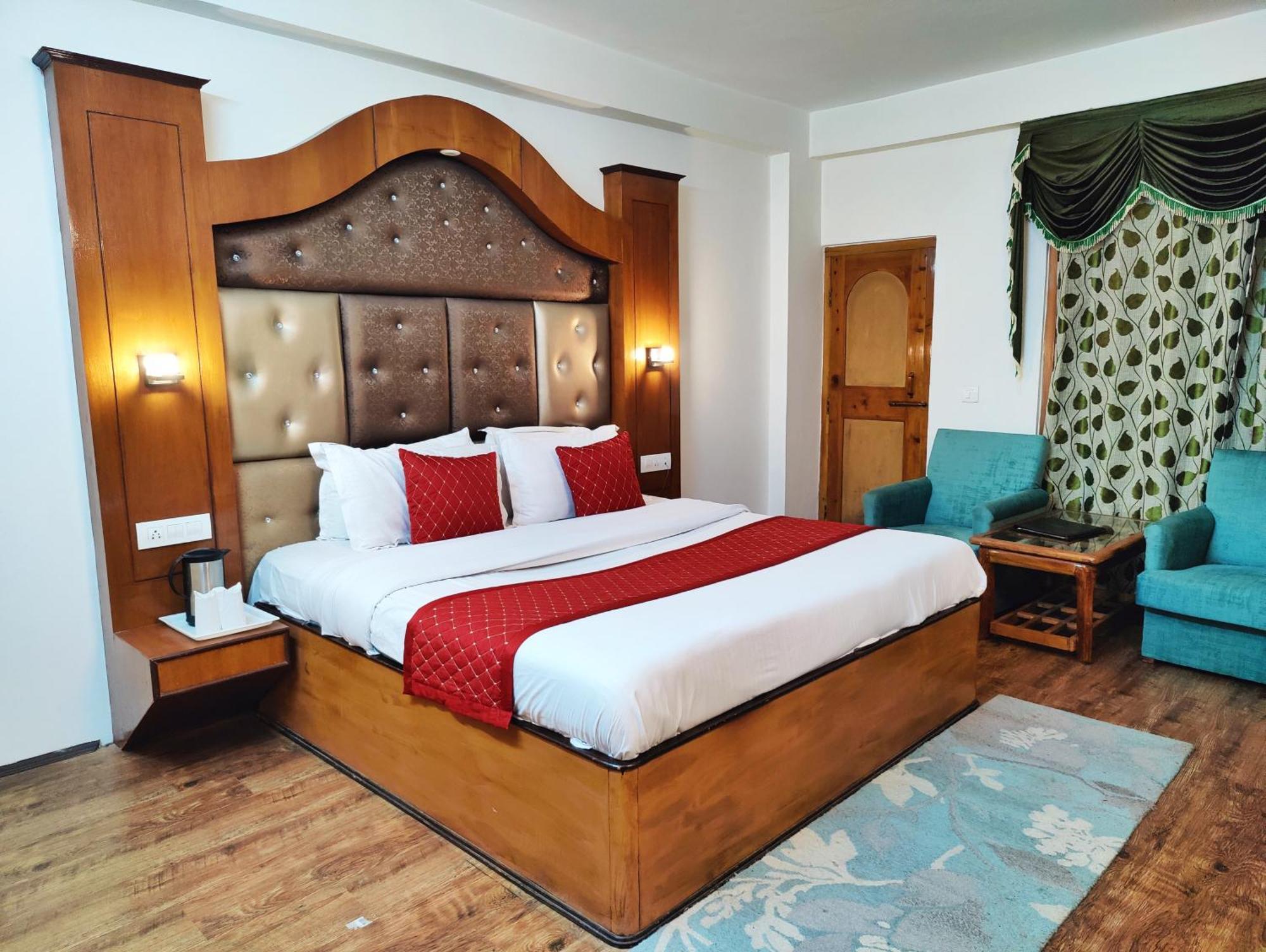 Surya International Hotel Manali Near Mall Road Esterno foto