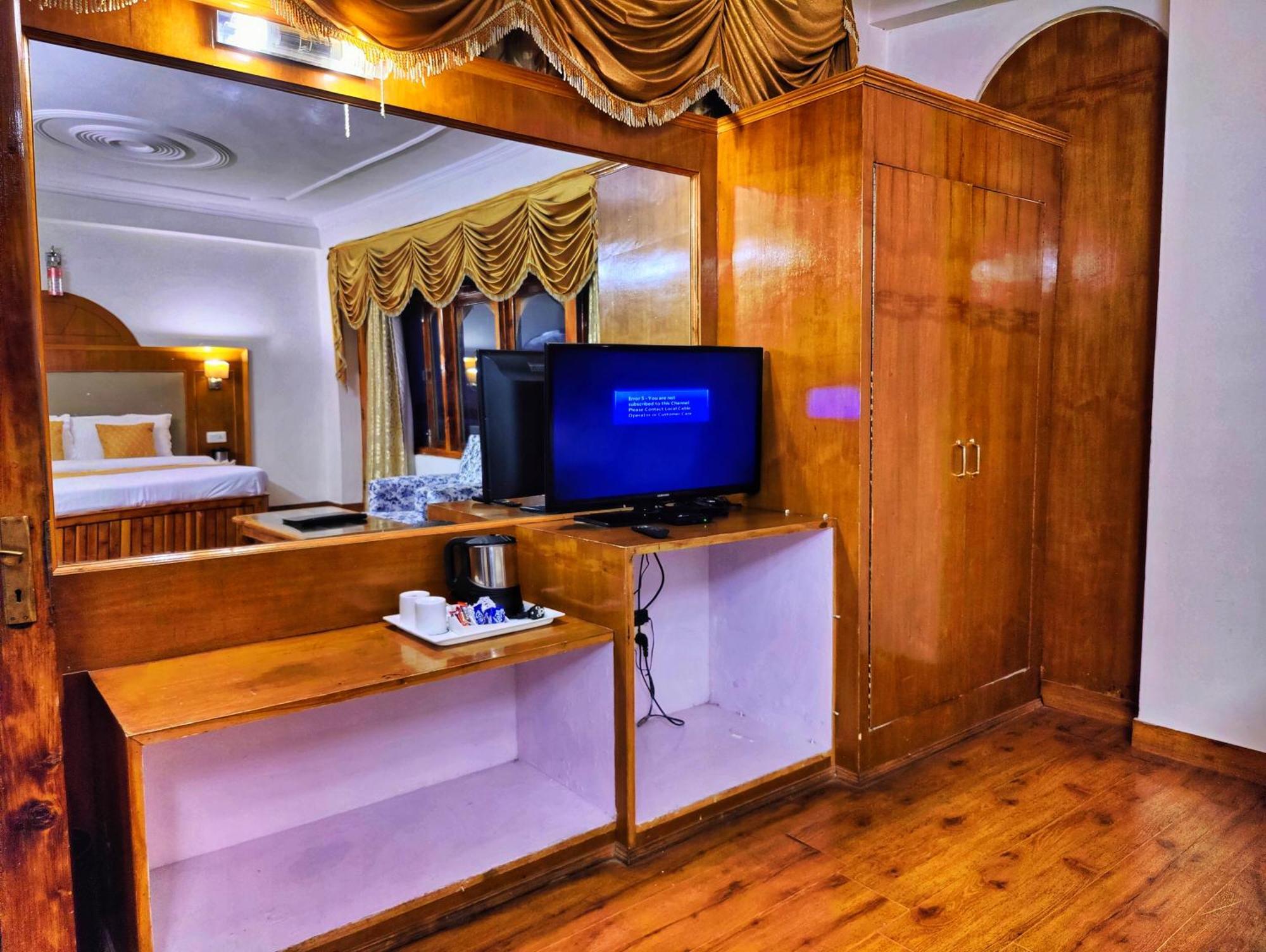 Surya International Hotel Manali Near Mall Road Esterno foto