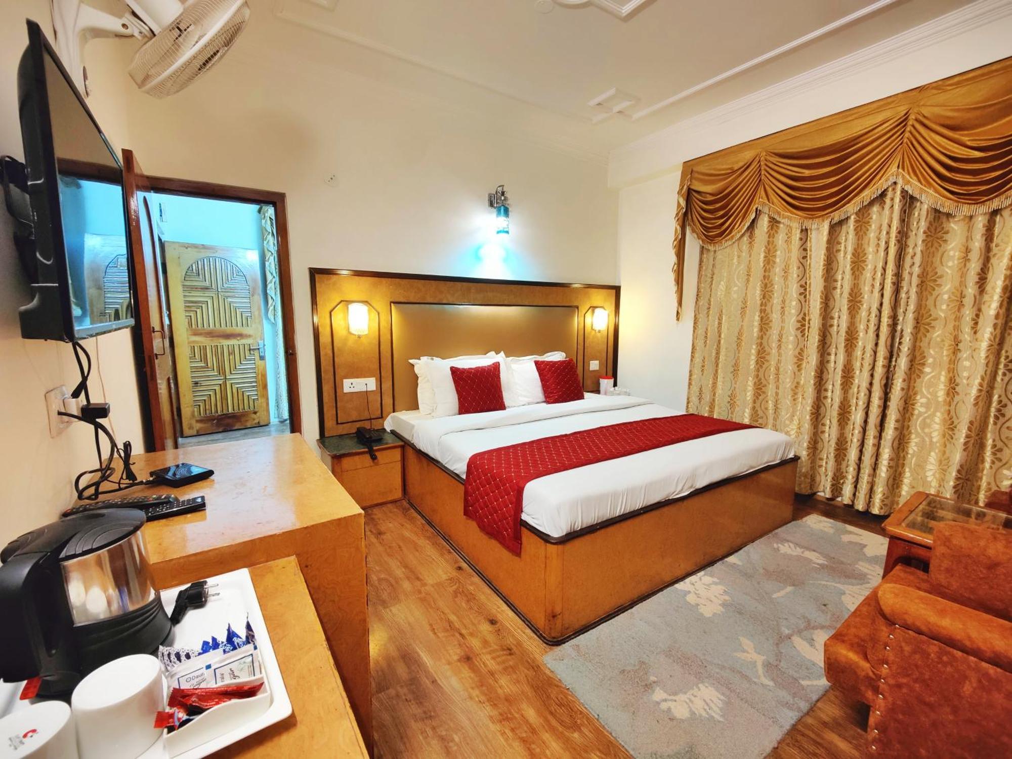Surya International Hotel Manali Near Mall Road Esterno foto