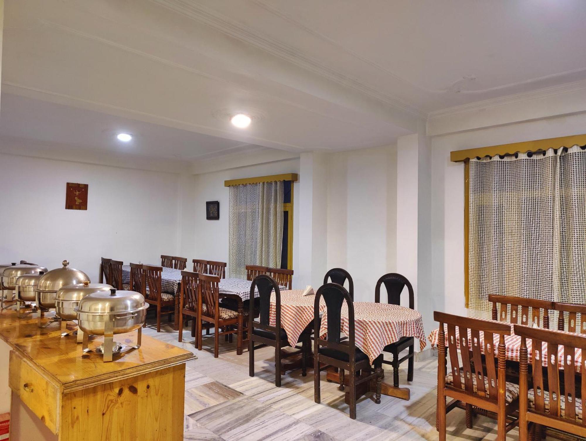 Surya International Hotel Manali Near Mall Road Esterno foto