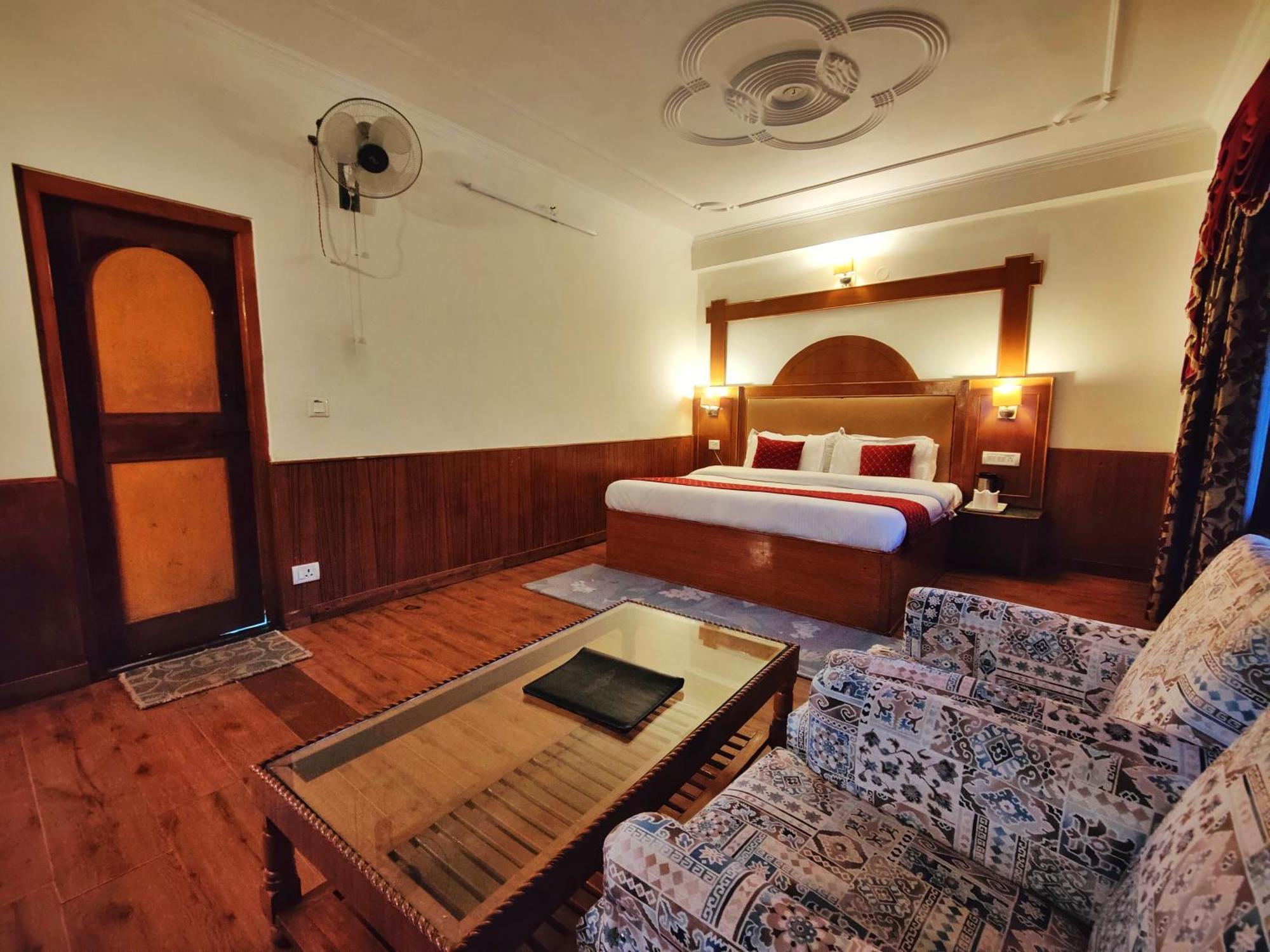Surya International Hotel Manali Near Mall Road Esterno foto