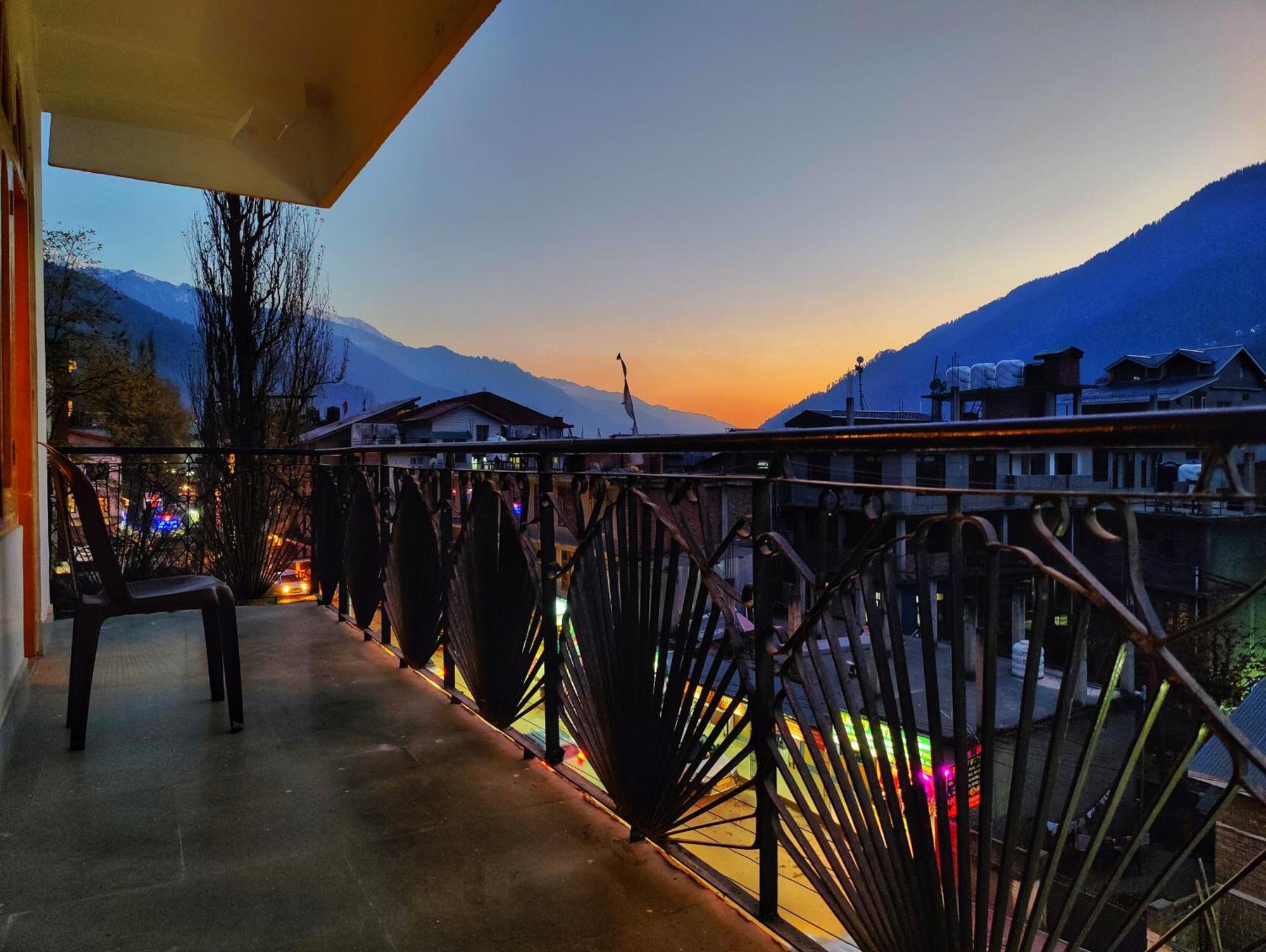 Surya International Hotel Manali Near Mall Road Esterno foto