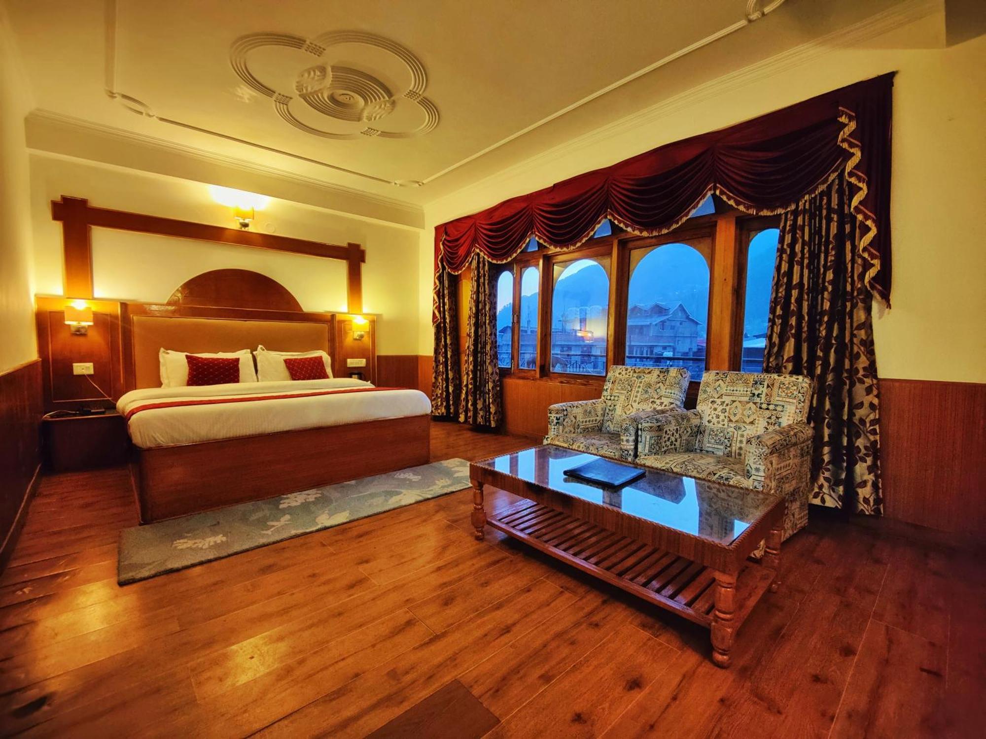 Surya International Hotel Manali Near Mall Road Esterno foto