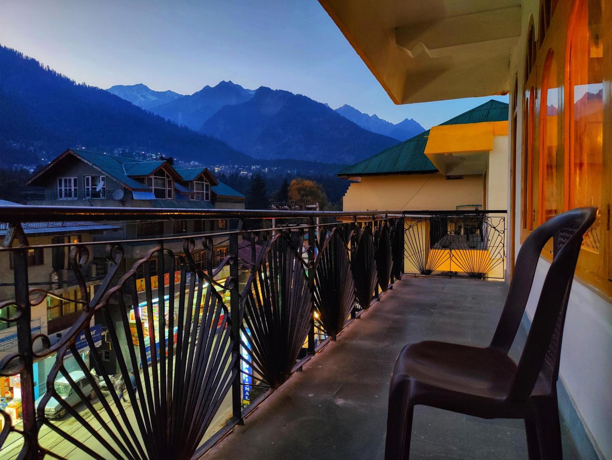 Surya International Hotel Manali Near Mall Road Esterno foto