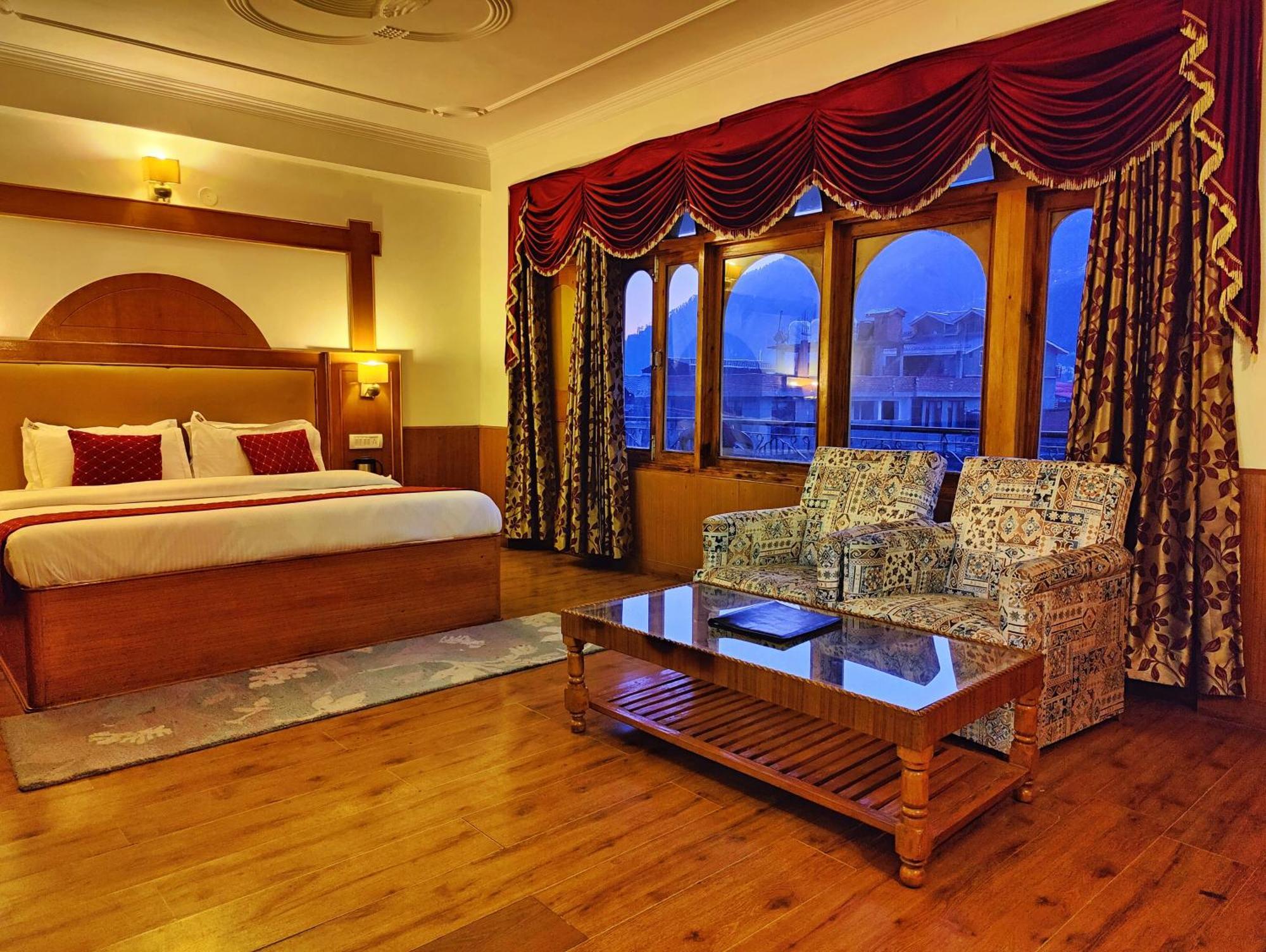 Surya International Hotel Manali Near Mall Road Esterno foto