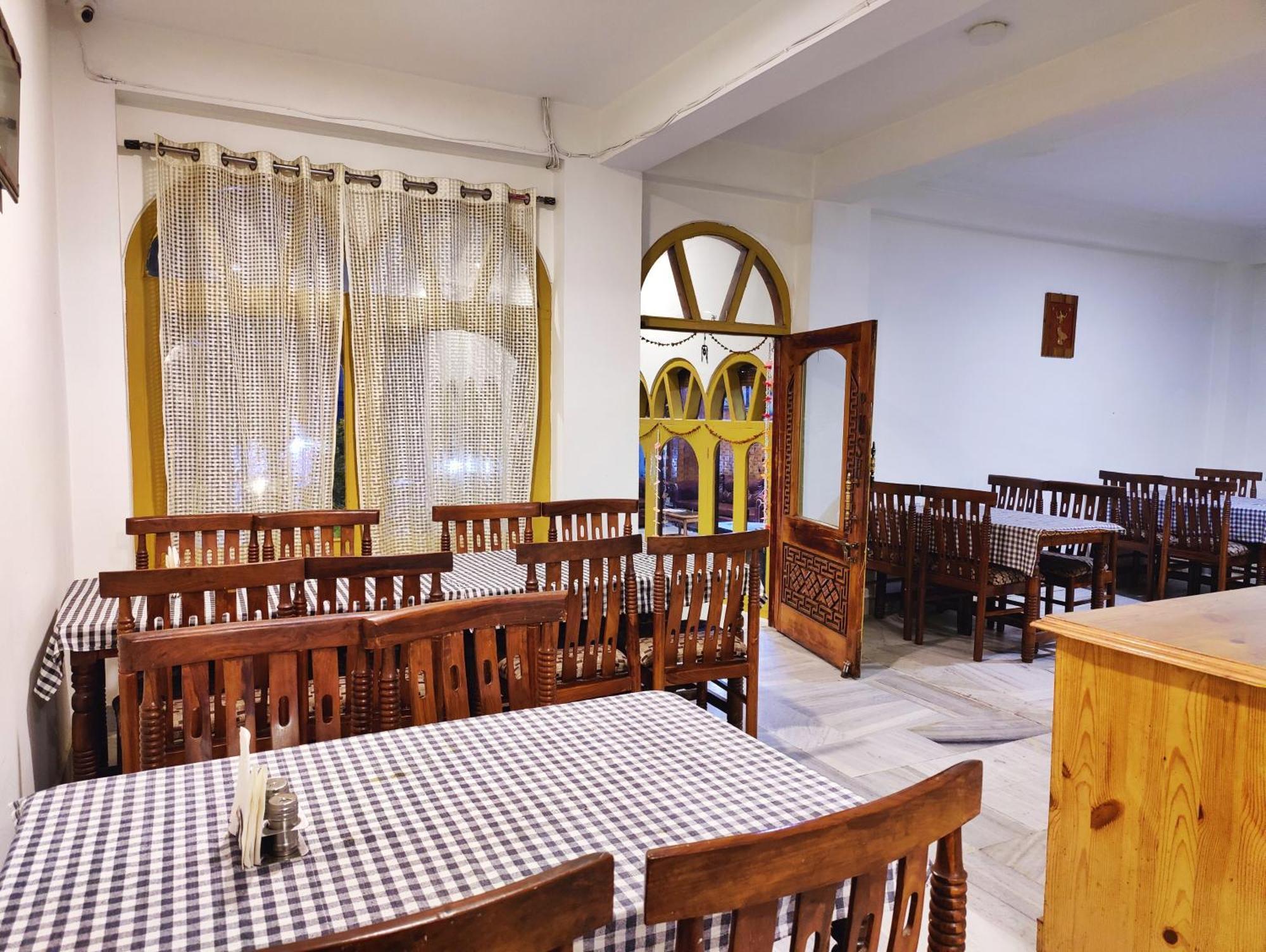 Surya International Hotel Manali Near Mall Road Esterno foto