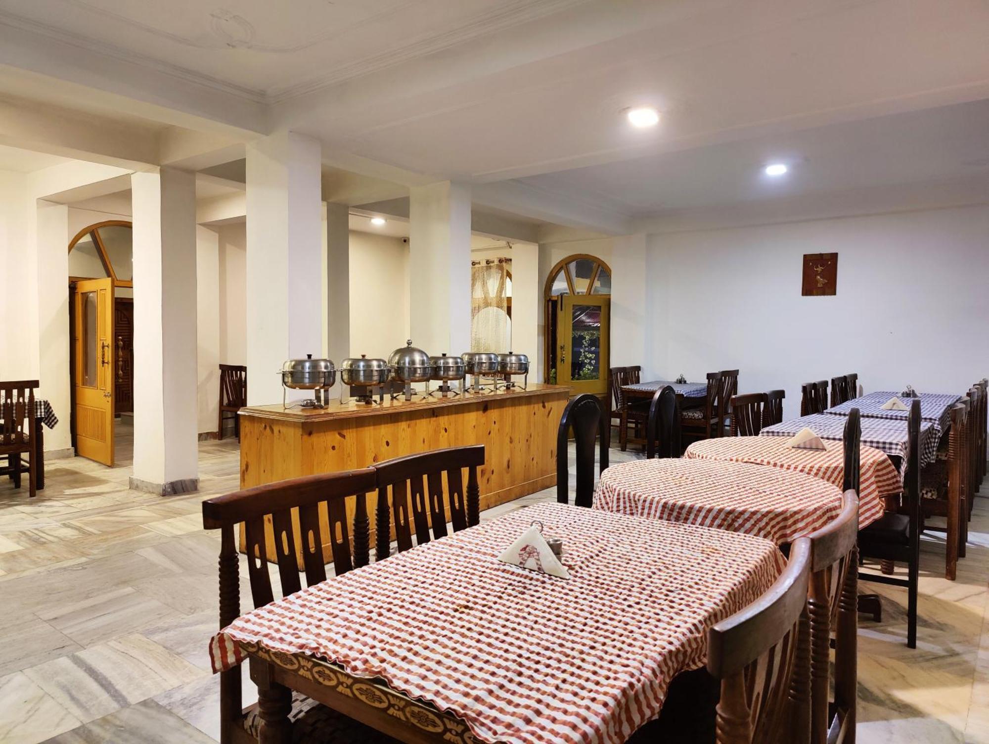 Surya International Hotel Manali Near Mall Road Esterno foto