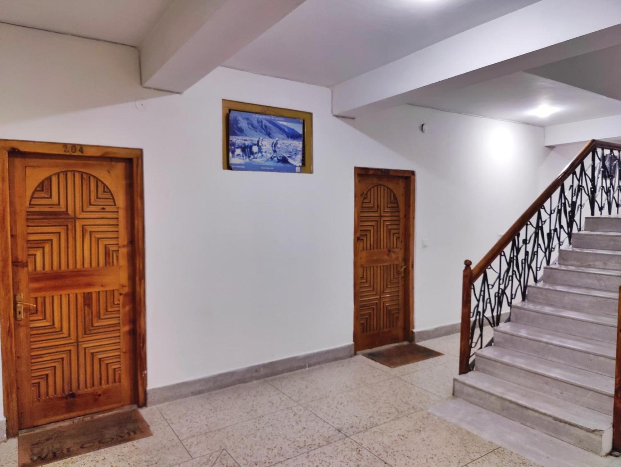 Surya International Hotel Manali Near Mall Road Esterno foto