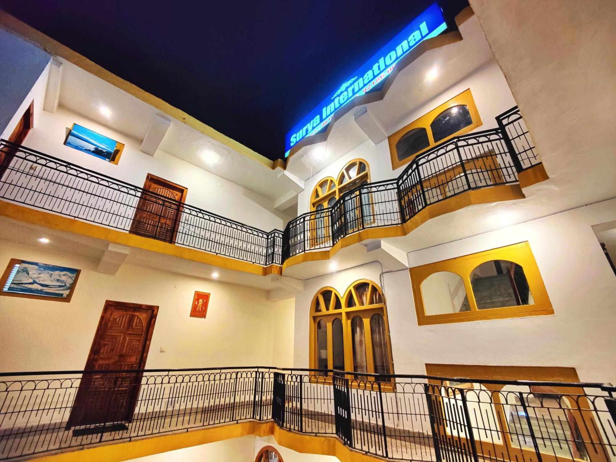 Surya International Hotel Manali Near Mall Road Esterno foto