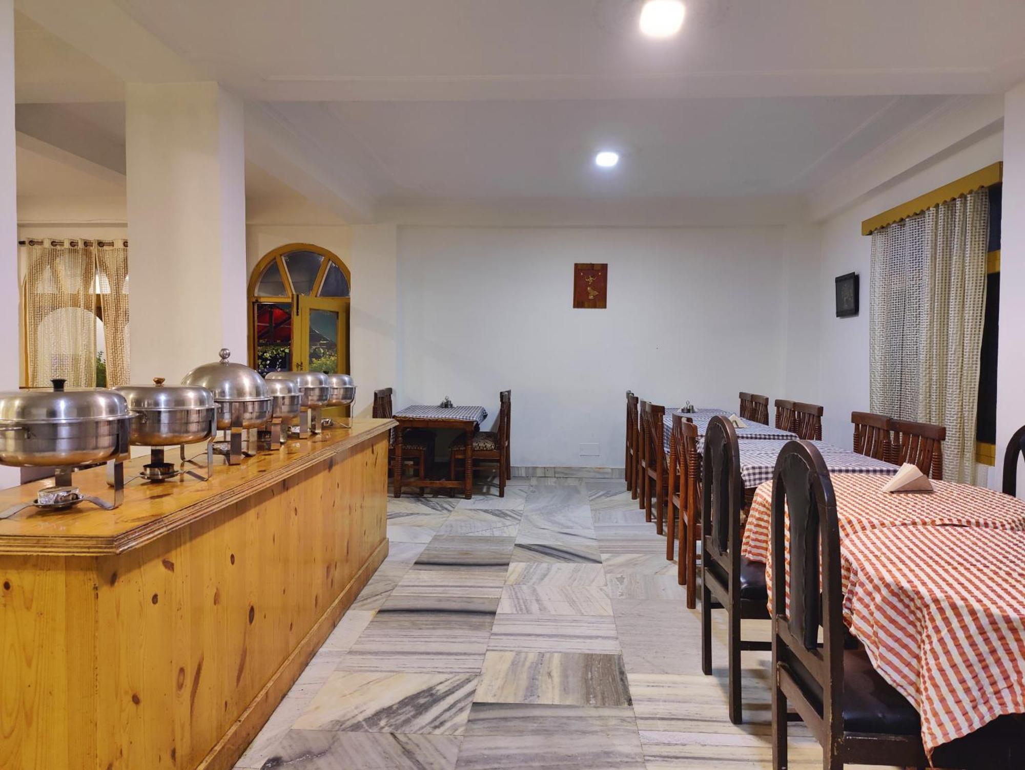 Surya International Hotel Manali Near Mall Road Esterno foto