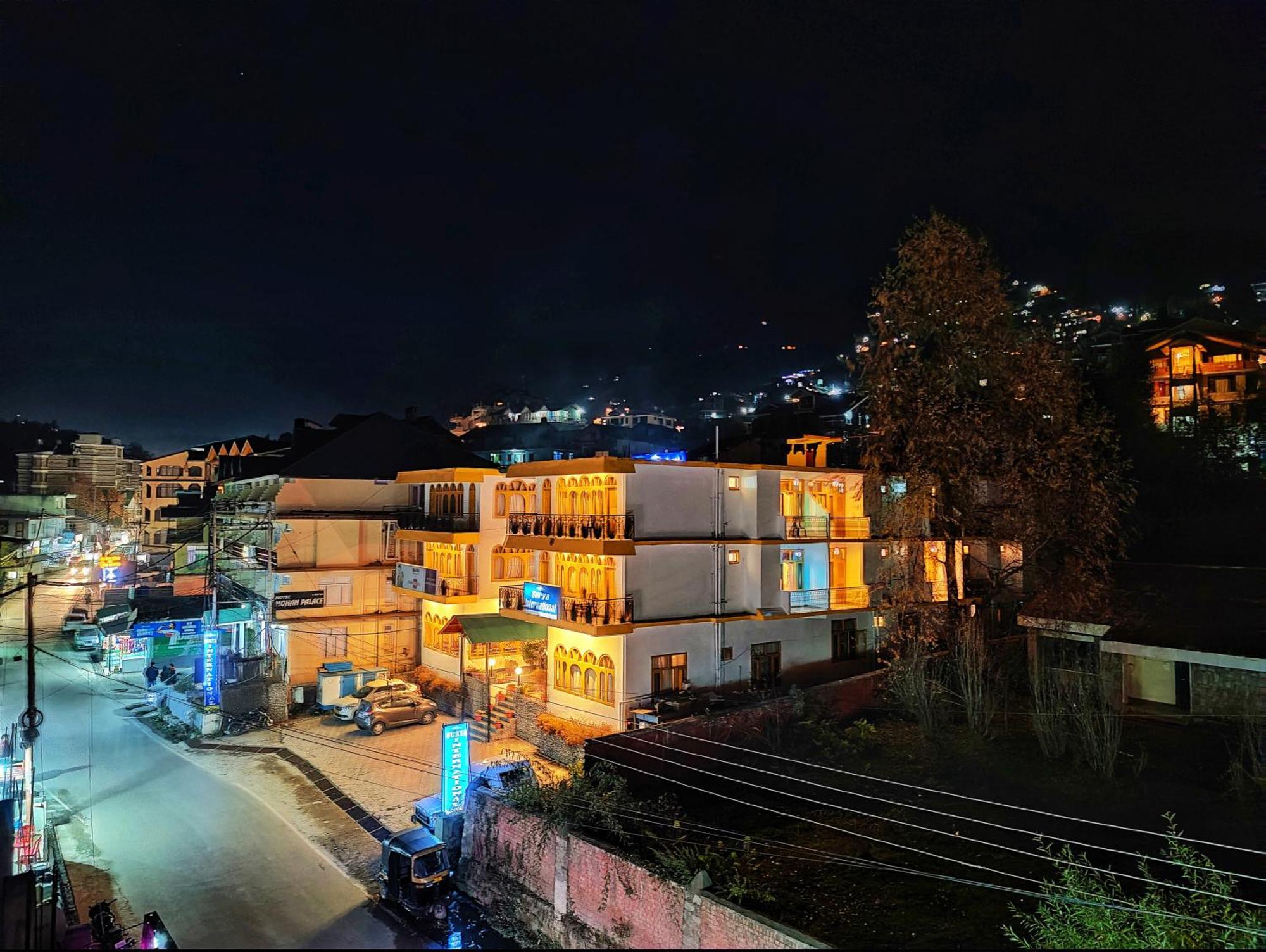 Surya International Hotel Manali Near Mall Road Esterno foto
